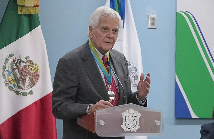 Eugenio Anguiano habló sobre programa educativo del APEC