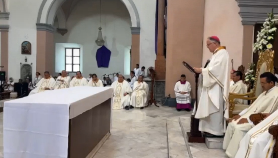 Oran por los sacerdotes fallecidos en la diócesis de Veracruz en la Misa Crismal