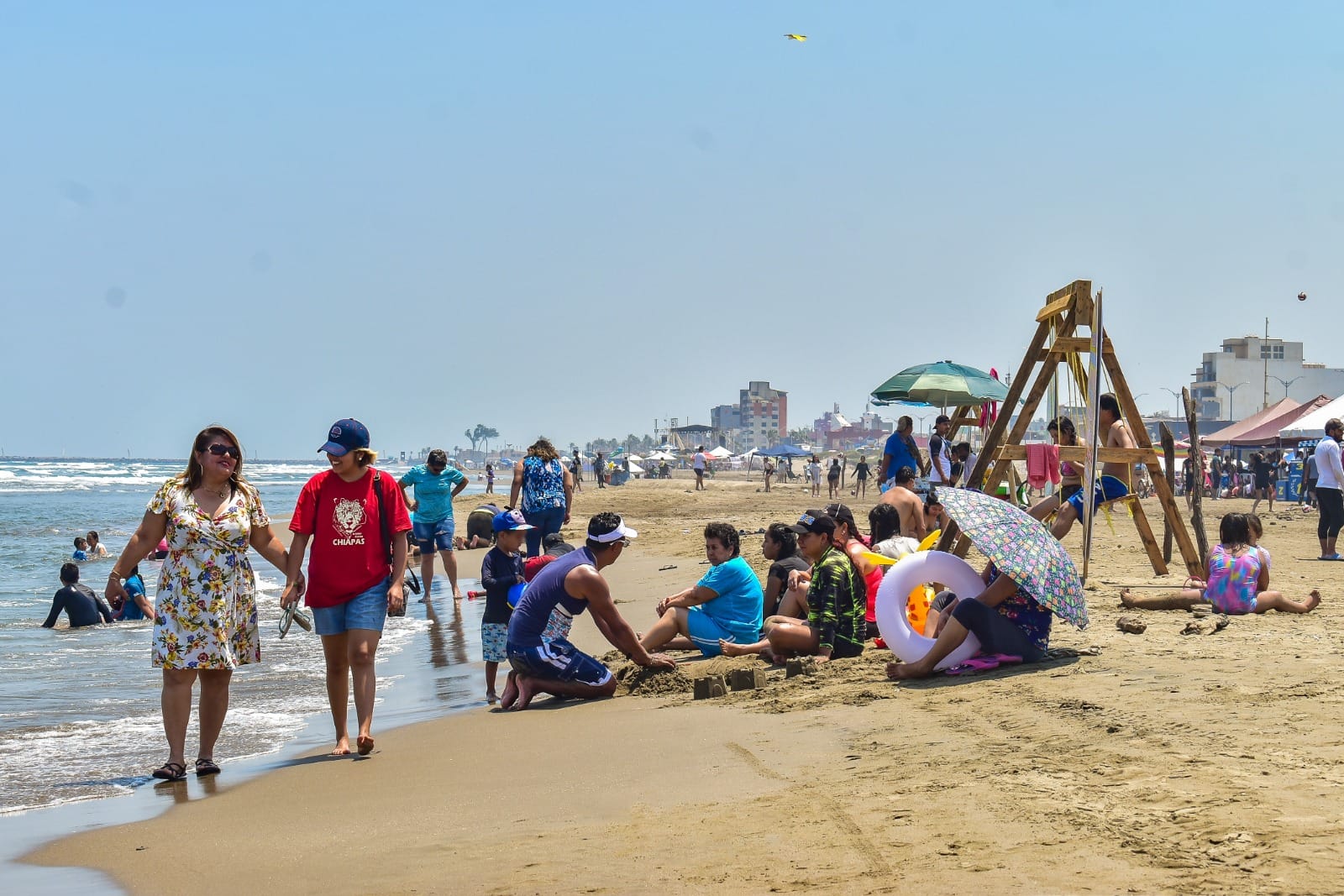 La playa de Coatzacoalcos, el corazón de la diversión