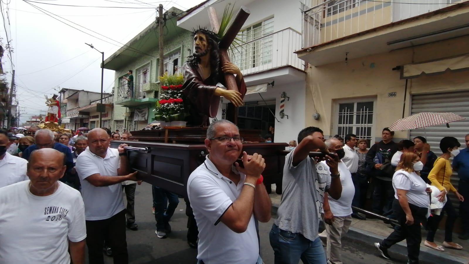 En Orizaba dedican viacrucis a jóvenes desaparecidos, desempleados y migrantes