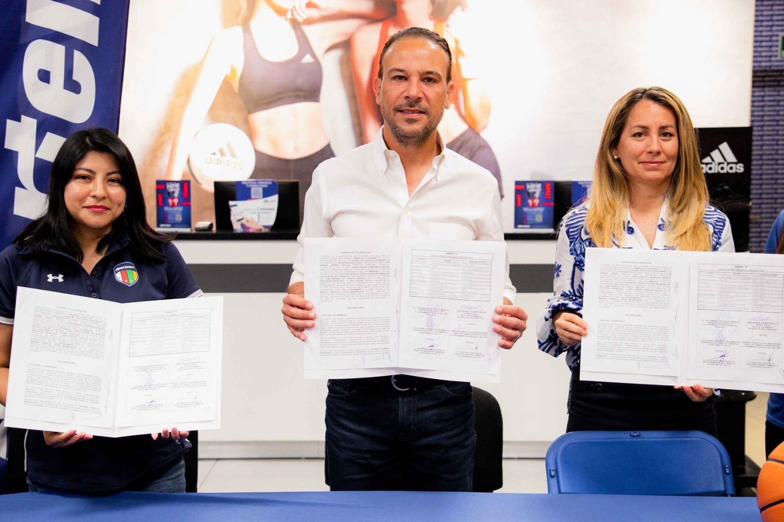 Firman ayuntamiento de Boca del Río y Dportenis convenio en beneficio de los atletas boqueños