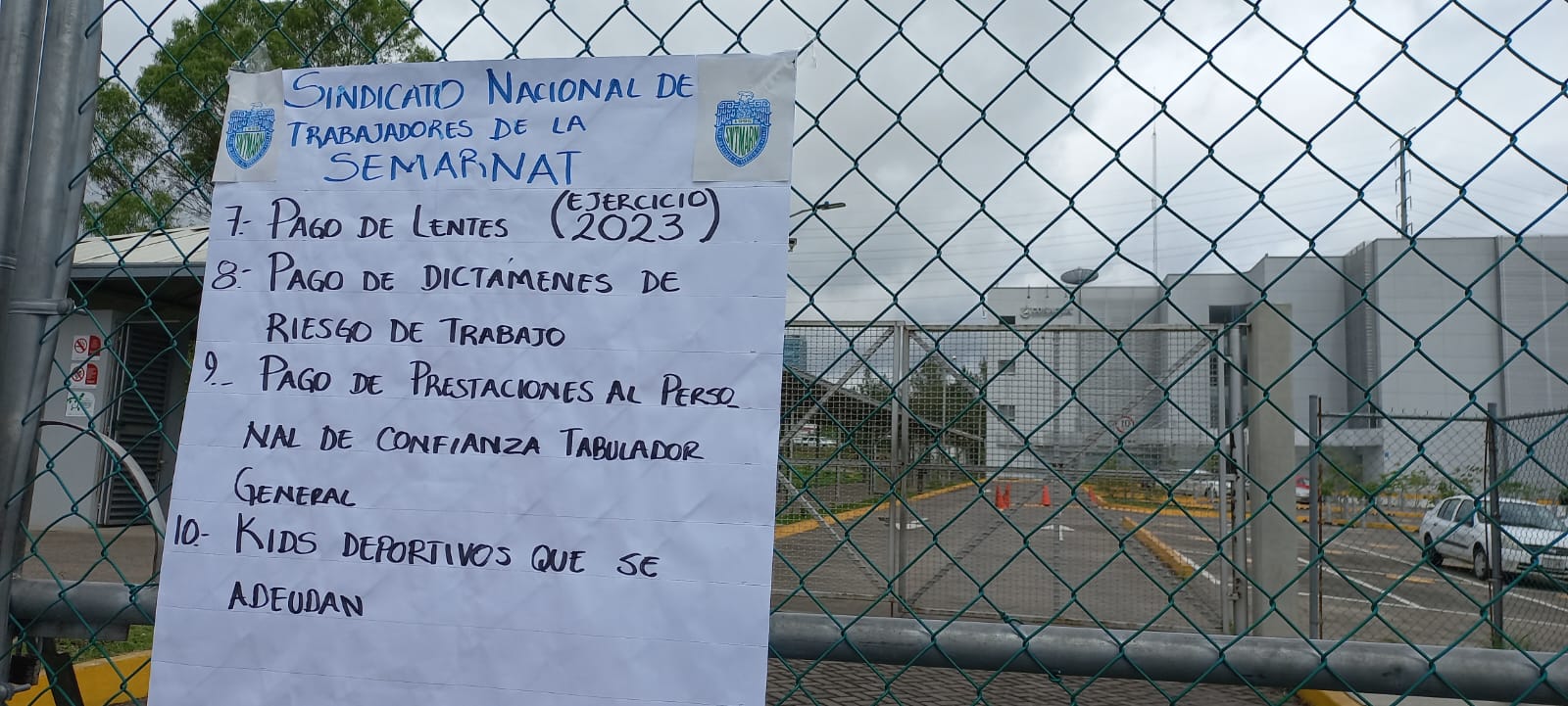 Trabajadores toman instalaciones de Conagua, piden bases laborales y equipo de trabajo