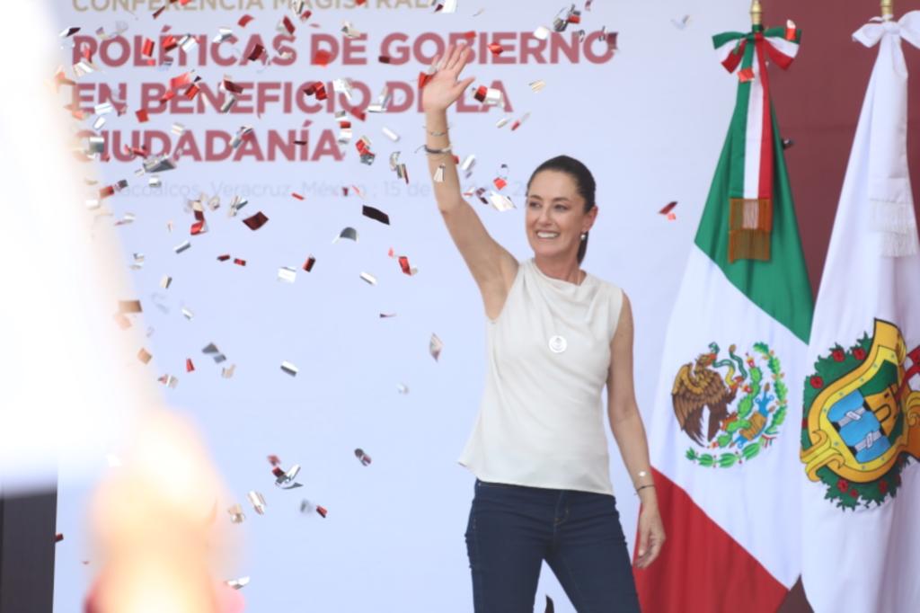 Sheinbaum y Adán Augusto miden su popularidad en el sur de Veracruz