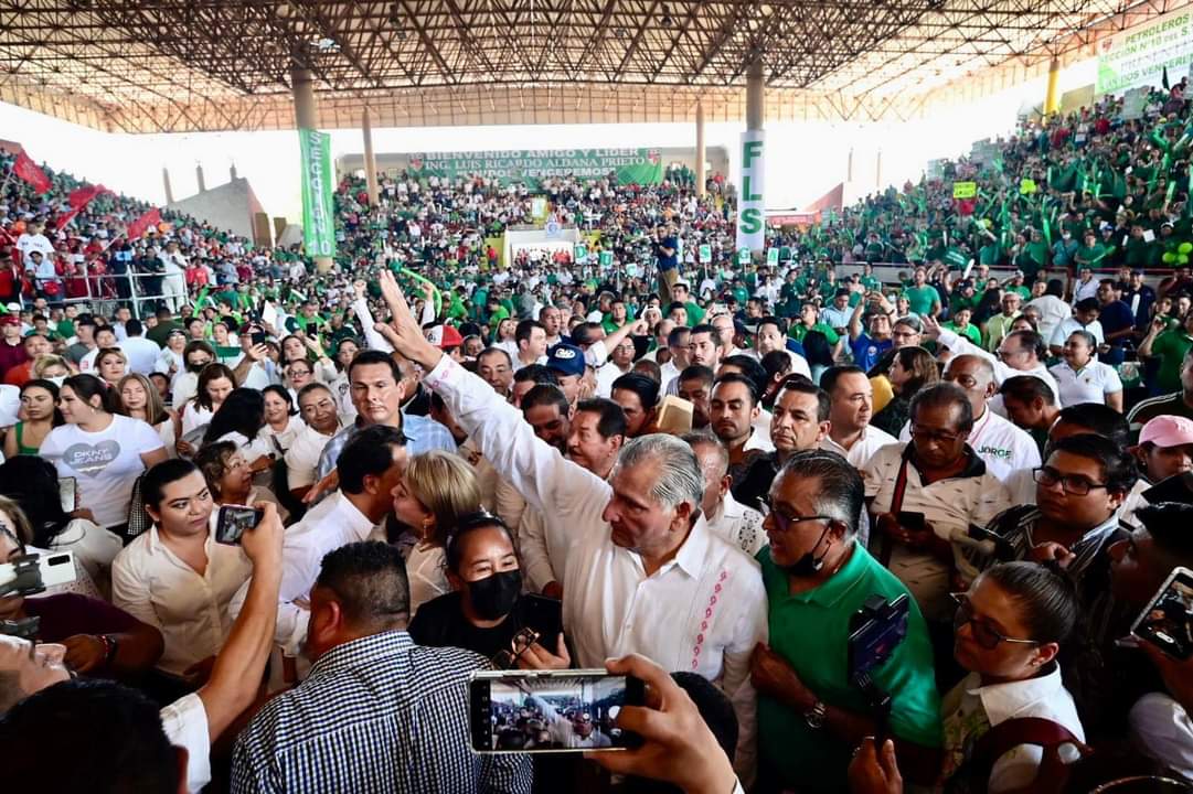 Adán Augusto López llega a Veracruz para reunión con petroleros y productores agropecuarios