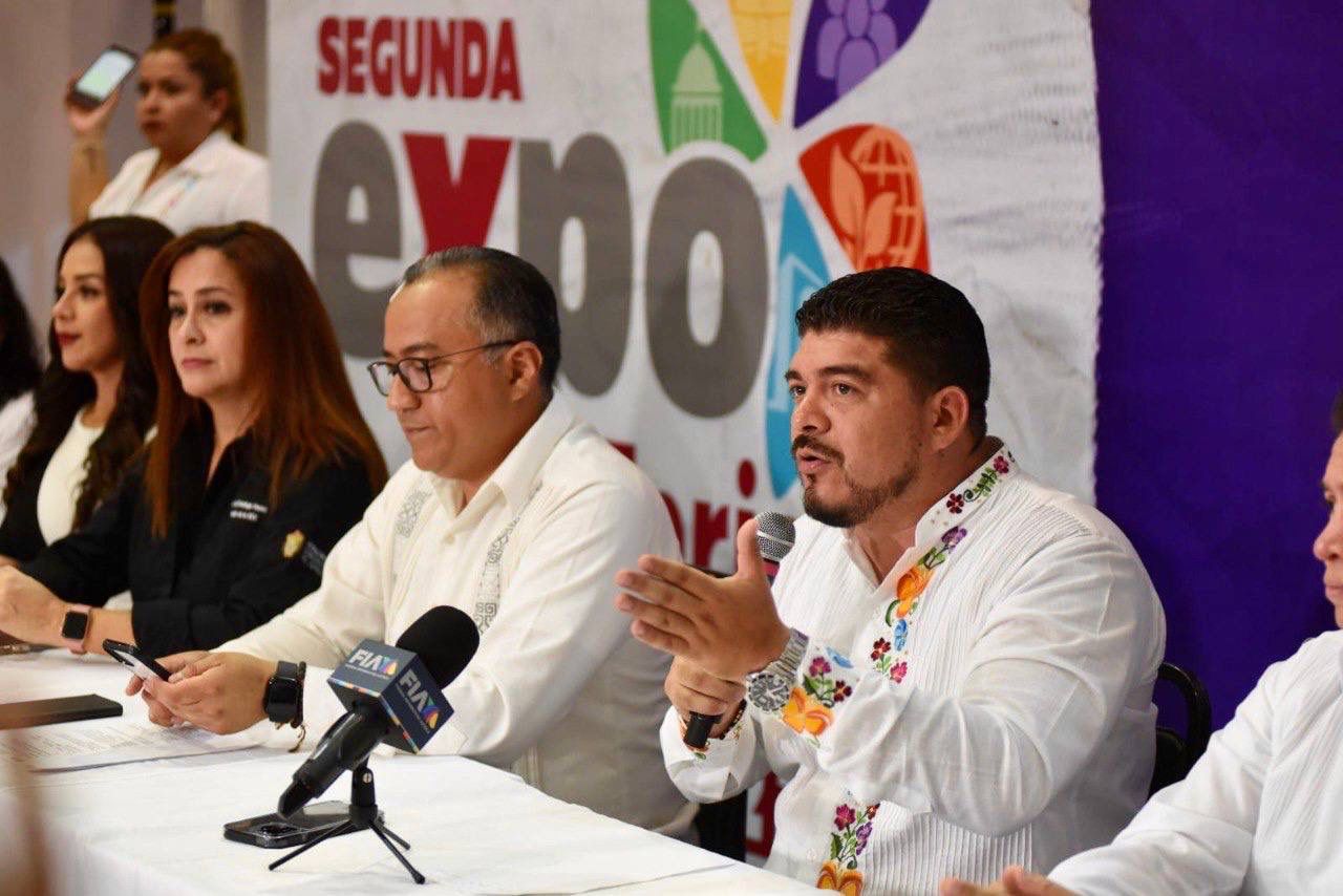 Zenyazen destaca resultados del PEOE al inaugurar la 6.ª Expo Feria Educativa