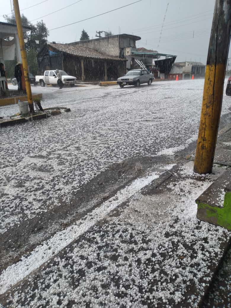 Fuertes afectaciones deja tromba y granizada en la zona centro