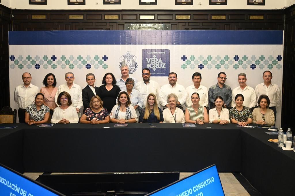 Lobeira preside instalación del Consejo Consultivo del Centro Histórico de Veracruz