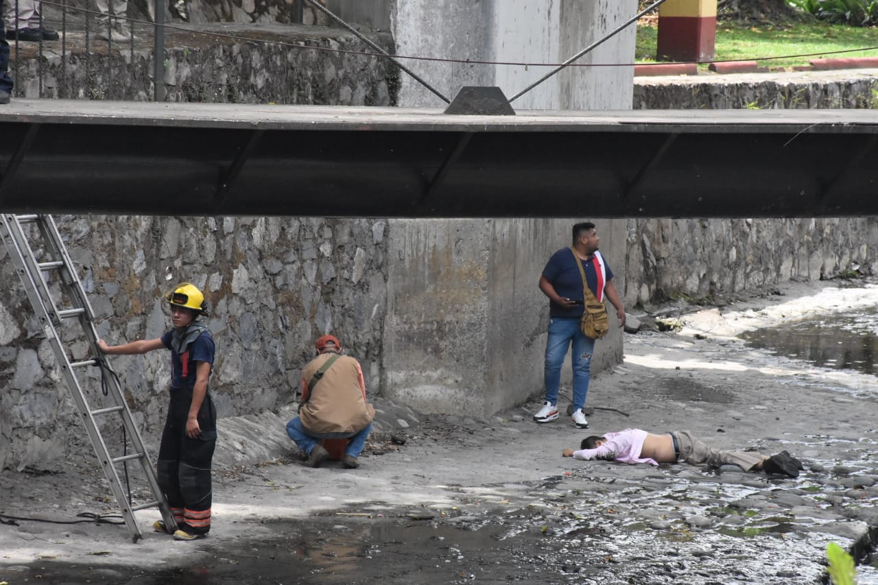 Hombre pierde la vida al lanzarse al río Orizaba