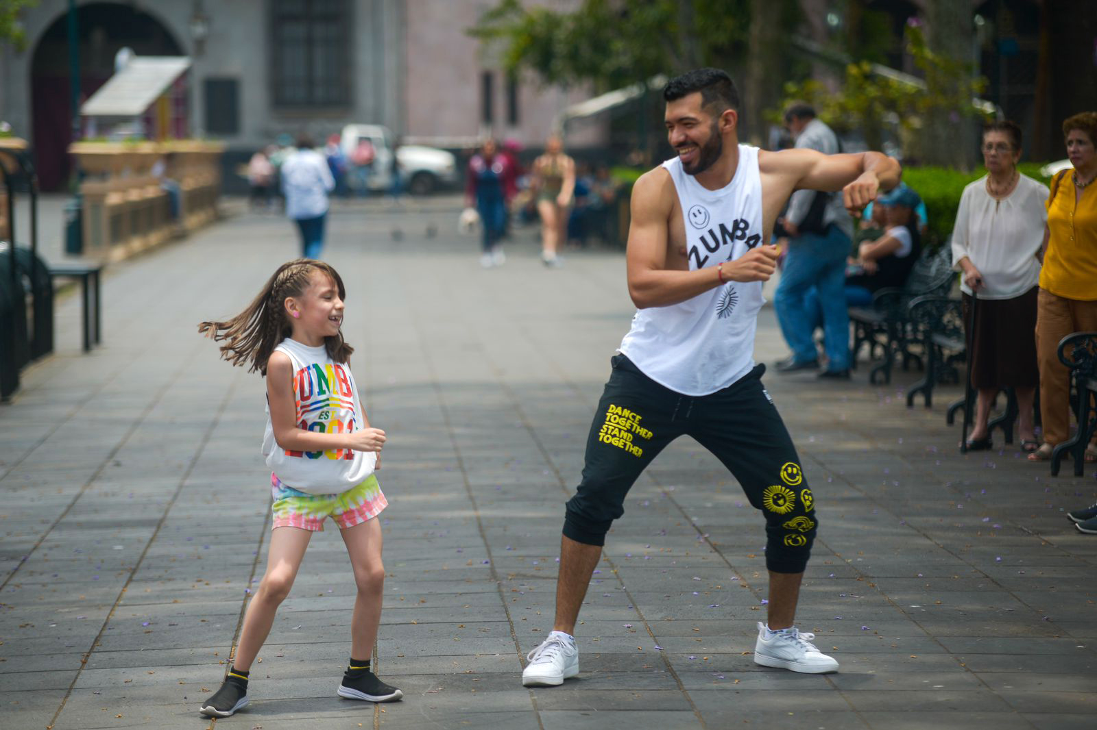 La vida es mejor bailando