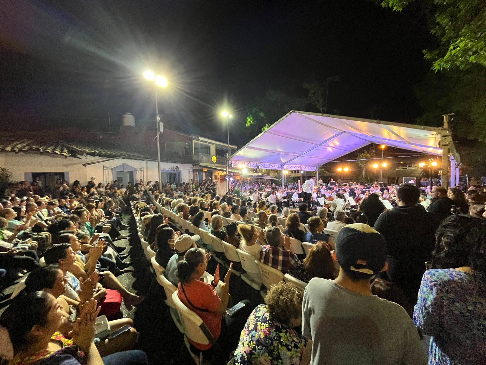 Orquesta sinfónica en Xallitic