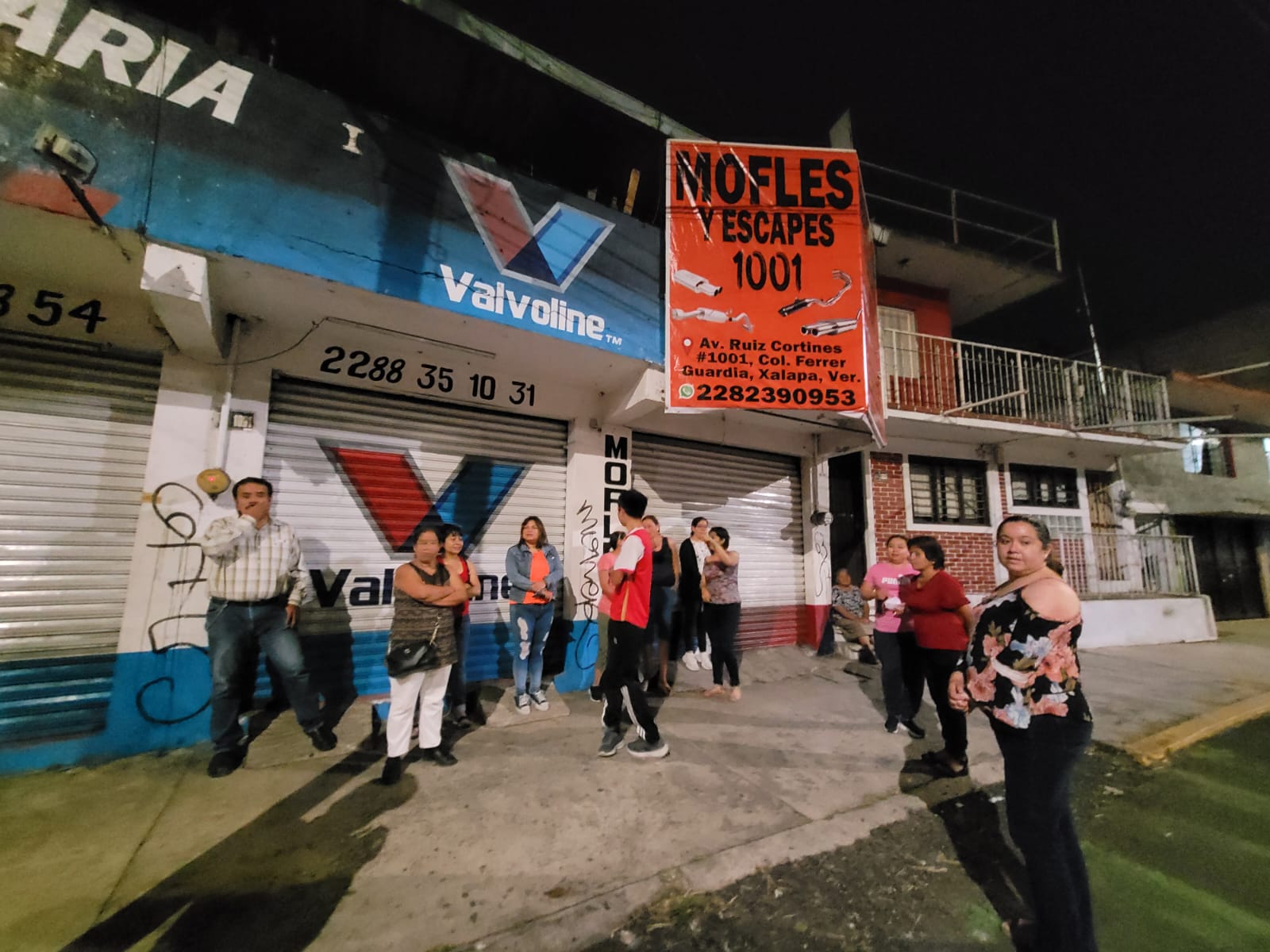 Vecinos de Ruiz Cortines tienen 17 días sin agua, bloquean vialidad