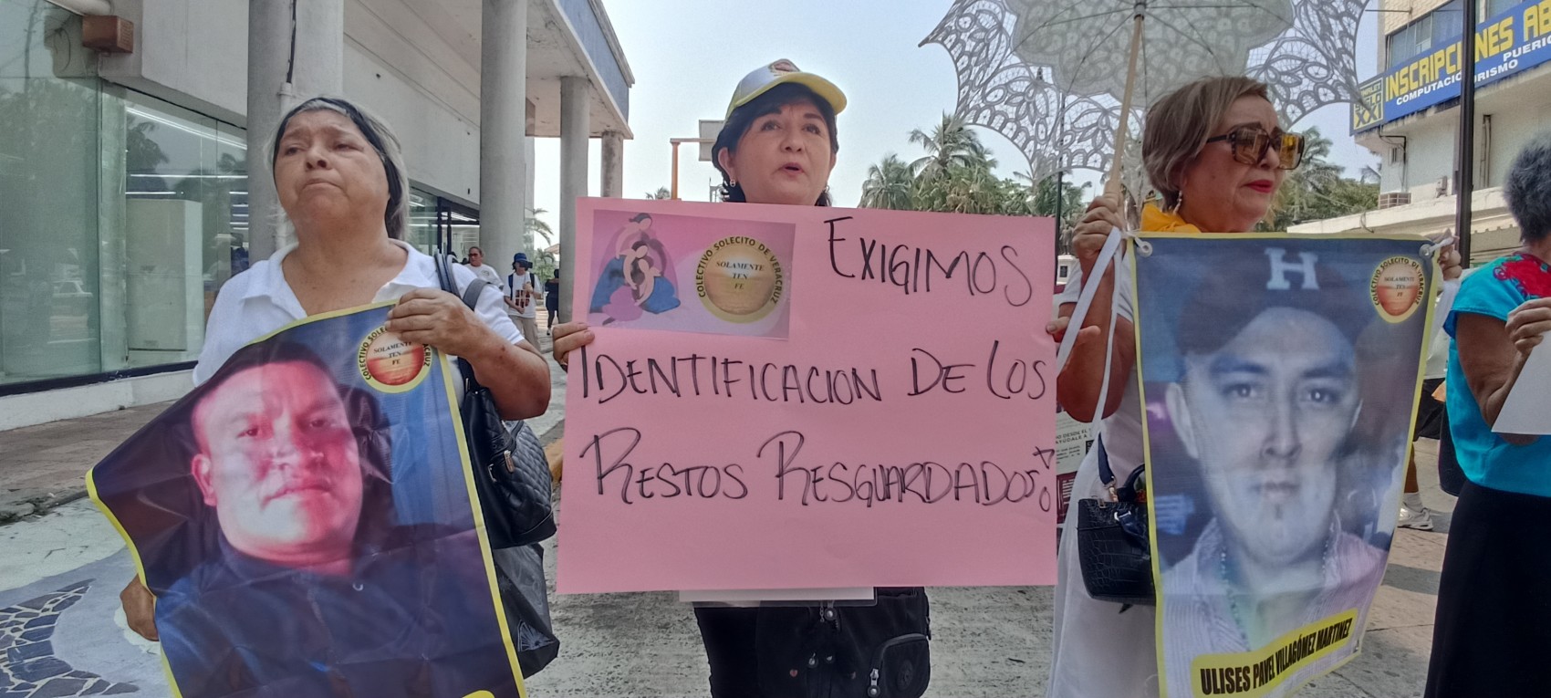 Colectivos marchan para exigir avances en la identificación de restos hallados en fosas