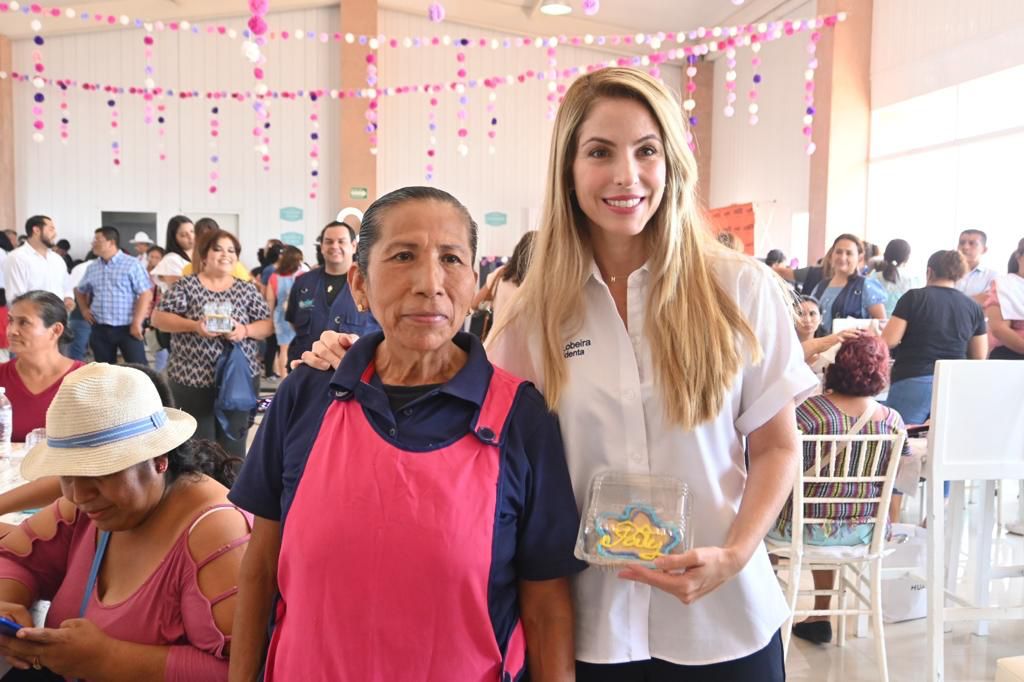 Lobeira de Yunes apapacha a mamás veracruzanas este 10 de mayo con la Feria de la Belleza