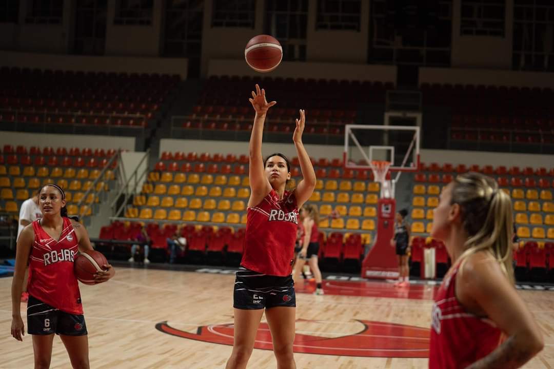 Llega ecuatoriana a las Rojas de Veracruz