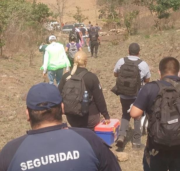 Asesinan y semi entierran a un hombre en un cerro de Maltrata