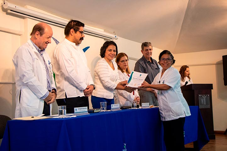UV reconoció vocación de servicio de personal de enfermería