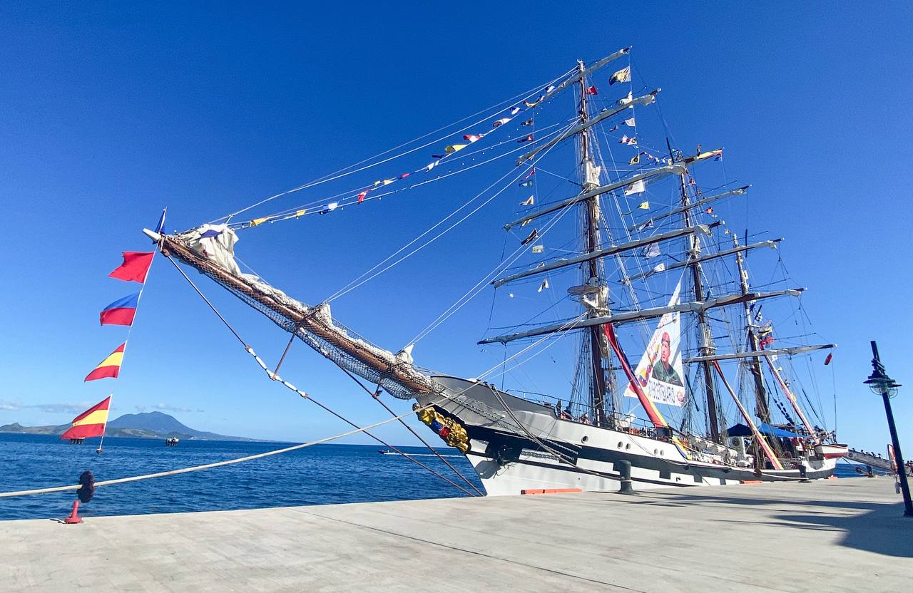 Viene a Veracruz el buque escuela Simón Bolívar de la Armada de Venezuela
