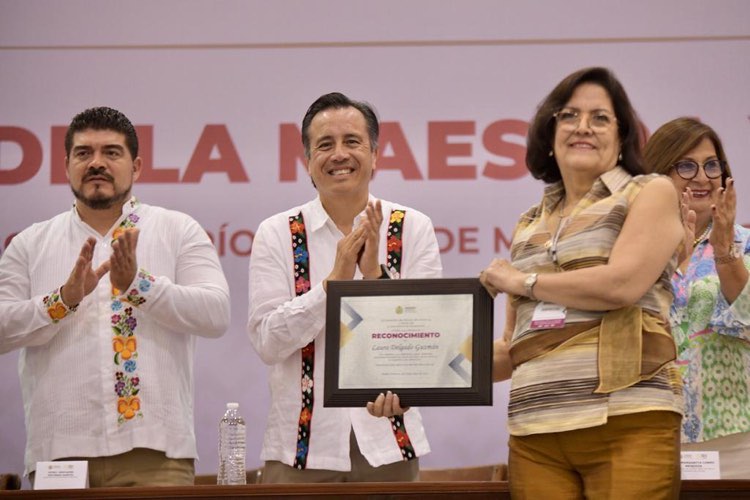 Día del Maestro Veracruz: Se cubren más de 3 mil horas faltantes en escuelas