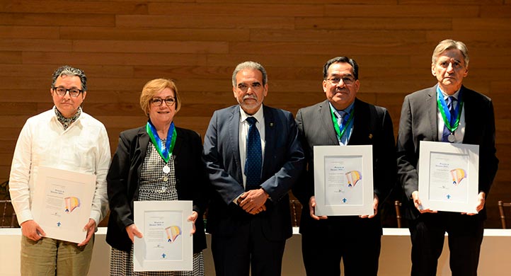UV reconoció la vocación de servicio de profesores universitarios