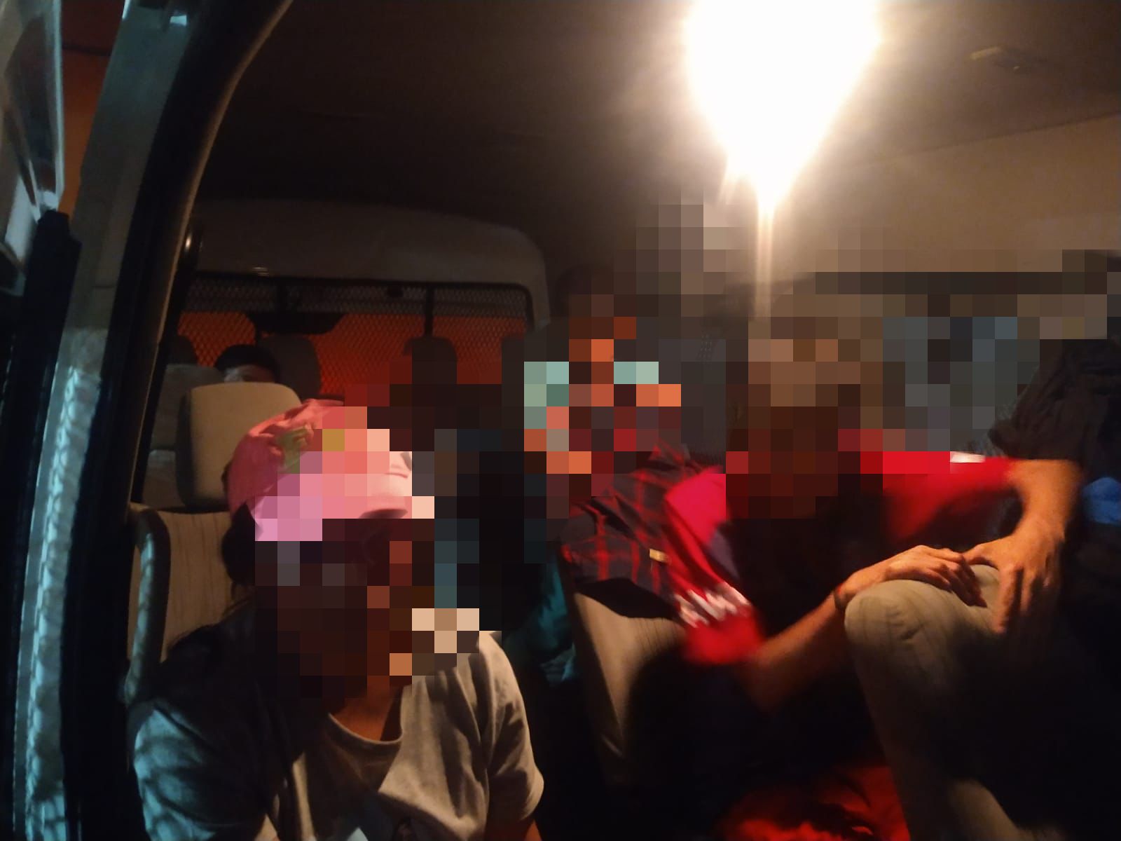 Aseguran a 49 migrantes en Orizaba y Cuitláhuac