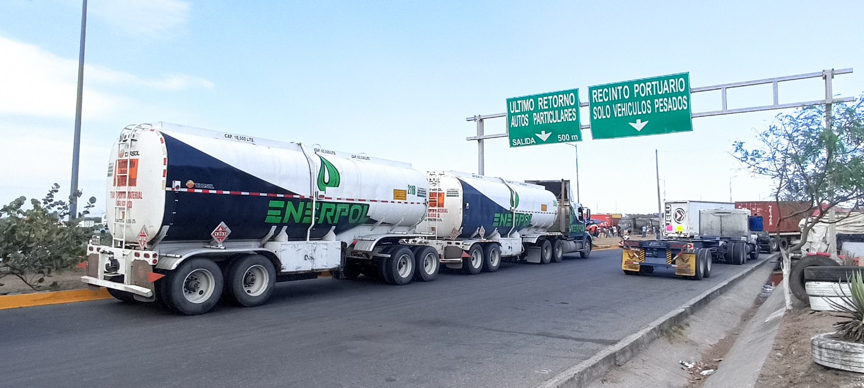 Liberan vialidades del puerto de Veracruz tras acuerdos entre transportistas y Aduana