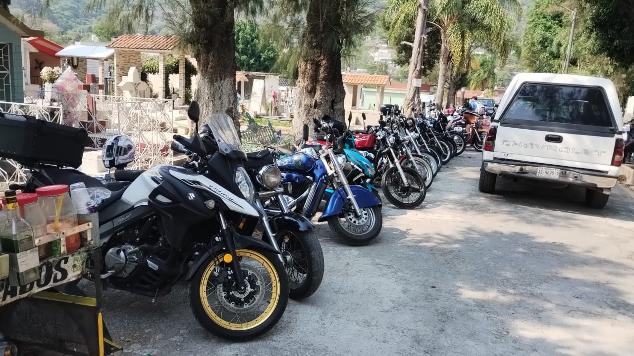 En Ciudad Mendoza despiden a motociclista fallecido en accidente en Puebla