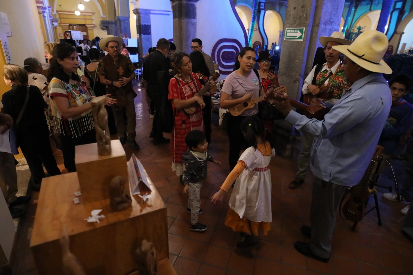 Inauguran en Orizaba exposición Grandes Maestros del Arte Popular de México, 20 años