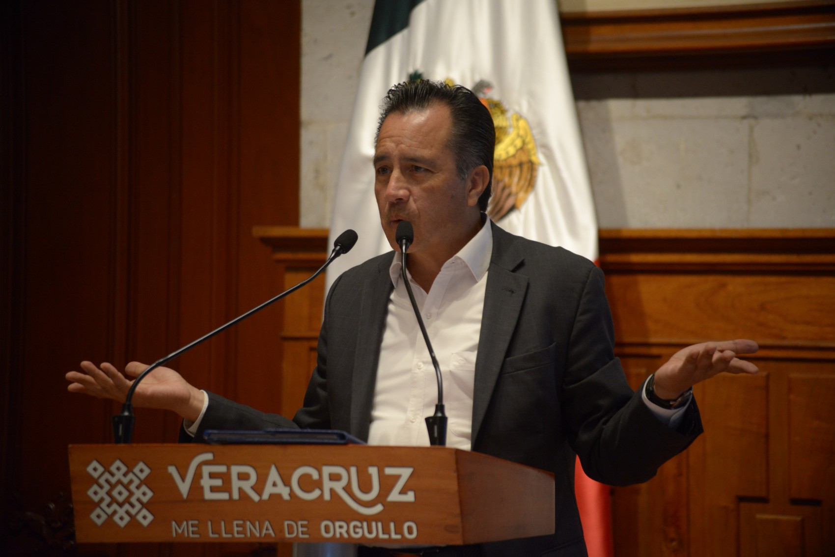 Cuitláhuac pide disculpas a feministas si interpretaron como ofensas sus dichos