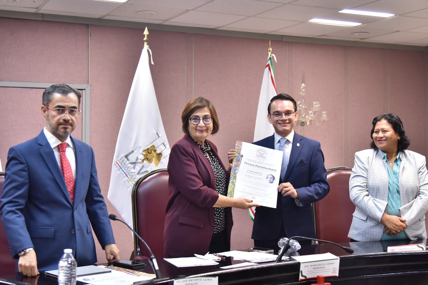 Celebra Presidenta del Congreso 4° aniversario del Semillero de Derecho de la UV