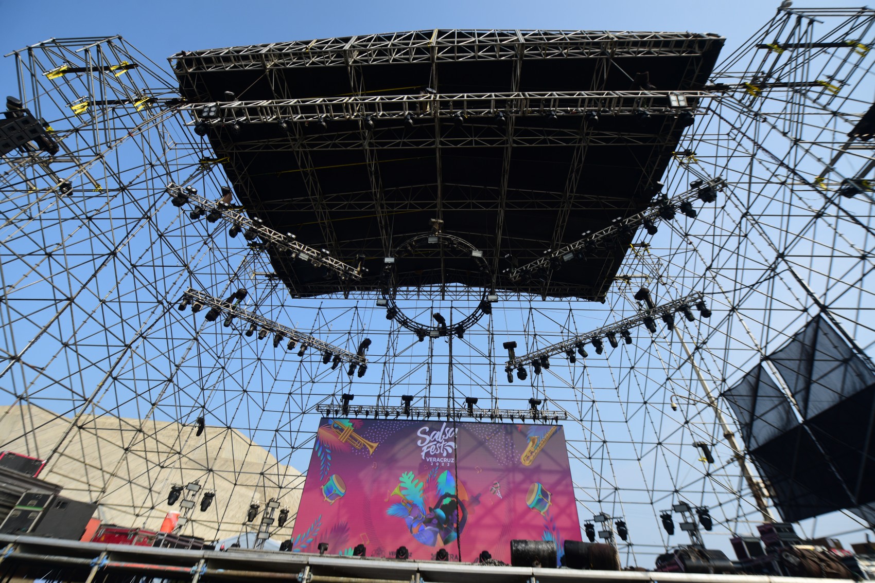 Salsa Fest triplica su costo en 3 años y entrega contratos a empresas de reciente creación
