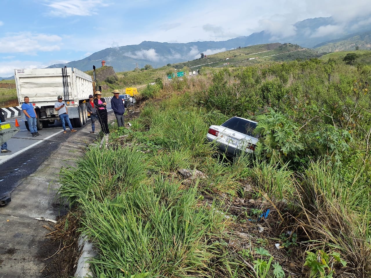 Lluvia y exceso de velocidad ocasionan seis accidentes en la autopista Orizaba-Puebla