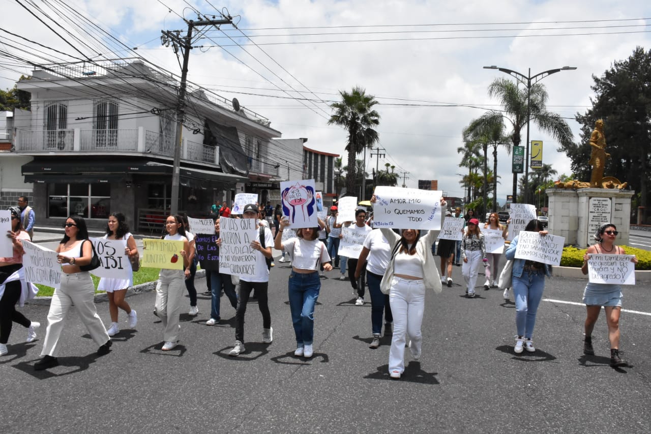 Exigen justicia y castigo para feminicida de Isabel estudiante de la UV