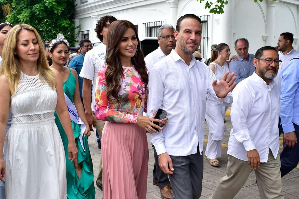 Encabeza Alcalde JM Unánue Paseo Acuático y Ofrenda Floral a nuestra Señora de Santa Ana