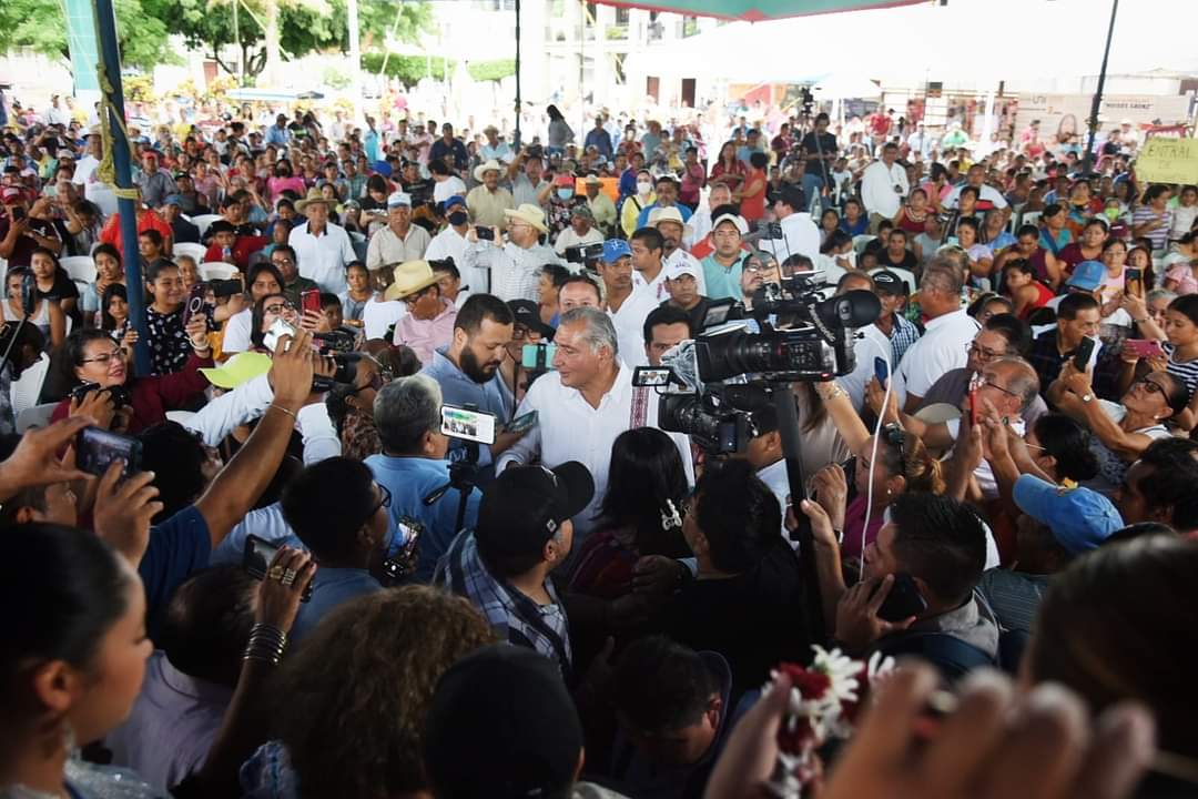 Por muerte de su amigo Daniel Flores suspende actividades Adán Augusto