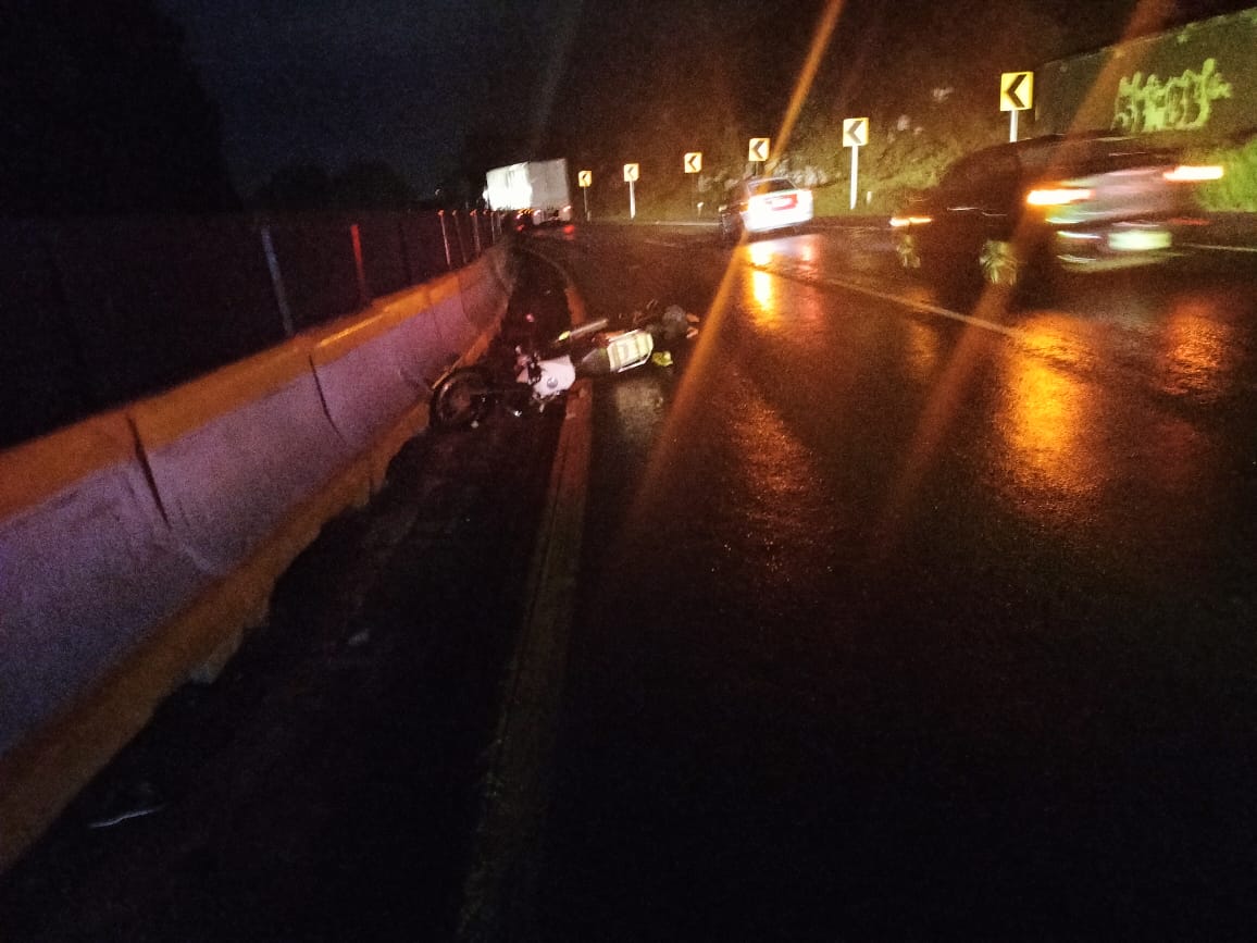 Joven motociclista fallece en accidente en la autopista Orizaba-Puebla