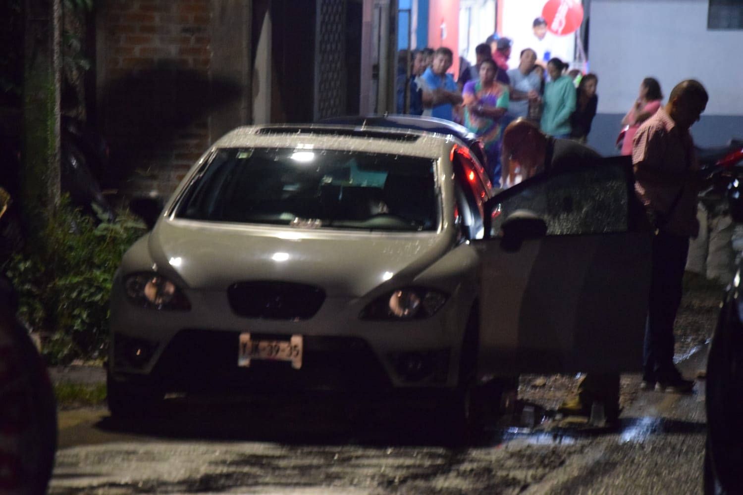 Asesinan a hombre cuando abordaba su vehículo en Córdoba