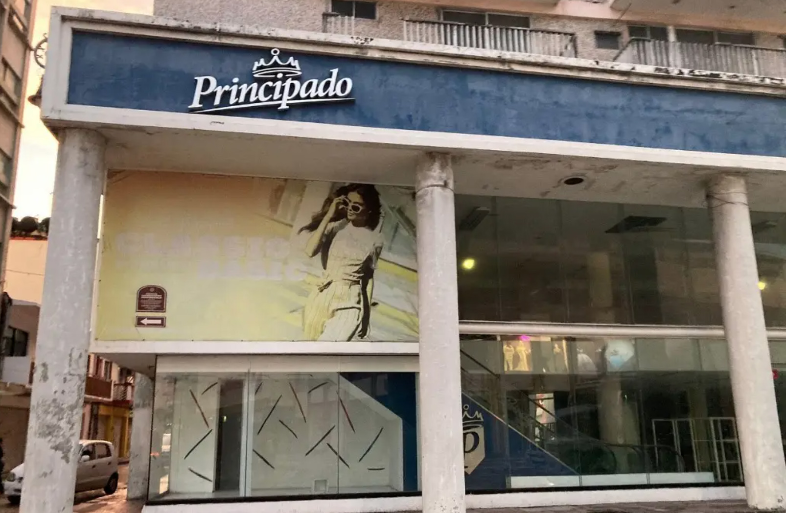 Cierran Principado y sucursal de La Parisina en el centro de Veracruz