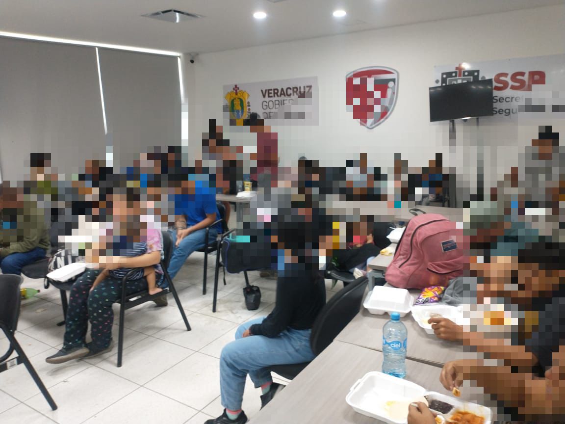 Aseguran a 96 migrantes en Orizaba y Cuitláhuac