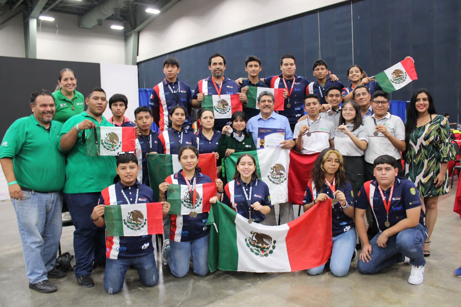 Conalep Veracruz arrasa en el RoboRave World Championship 2023