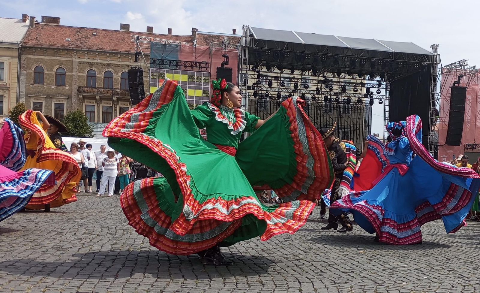 Ballet de Poza Rica triunfa en festival folclórico de danza en Europa