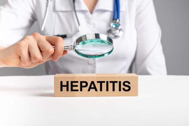 Tratamiento contra hepatitis C con efectividad de 95 %