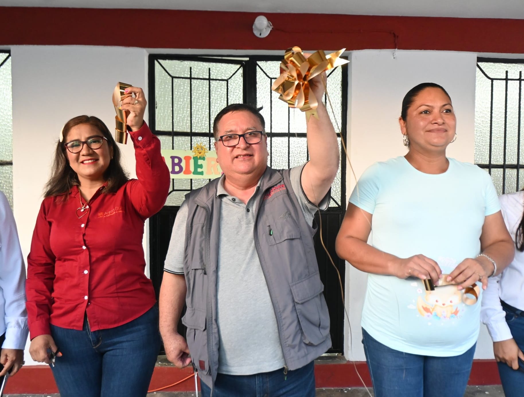 Reinaugura Noé Castillo Olvera la biblioteca  “25 de noviembre de 1988” en El Muelle