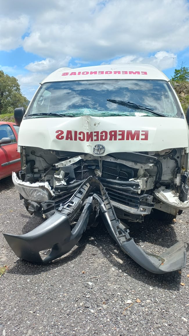 Ex titular de salud en Rafael Delgado destrozó ambulancia por manejar ebrio y se niega a pagar