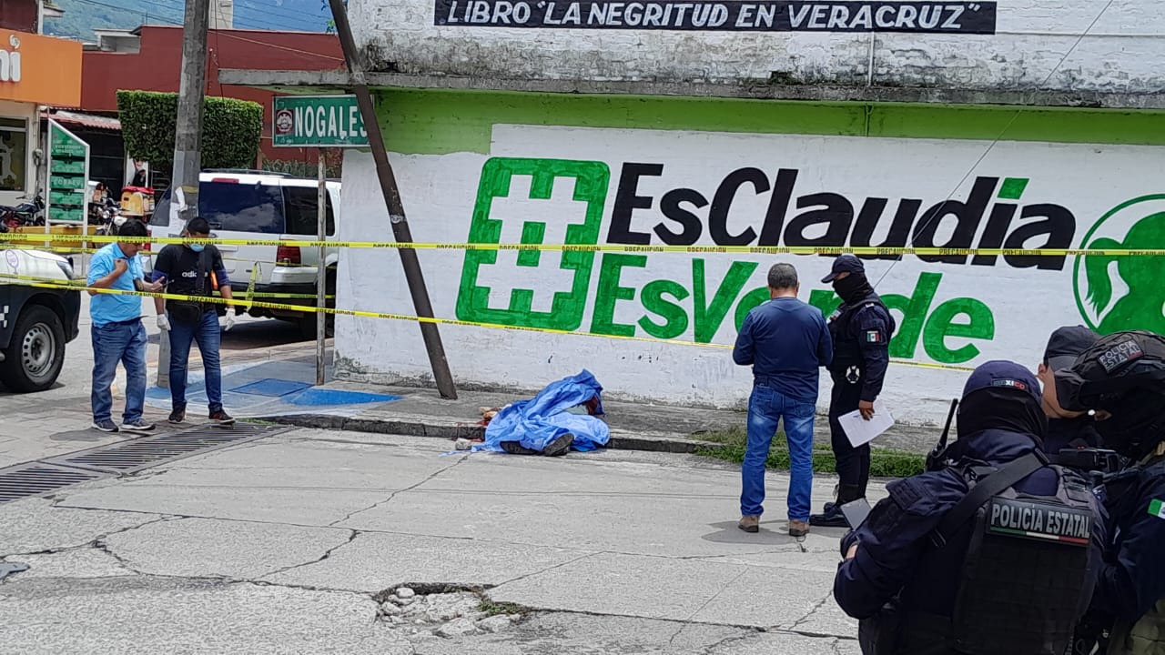 Adulto mayor muere al caer y golpearse la cabeza en calles de Nogales