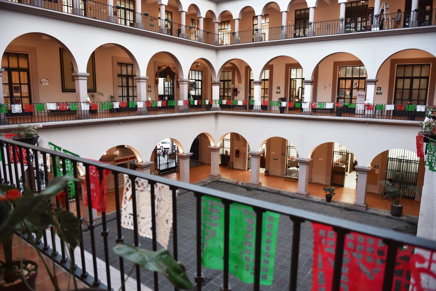 Contraloría y jurídico del Ayuntamiento de Xalapa son permisibles con empleados de contrato: Fatev