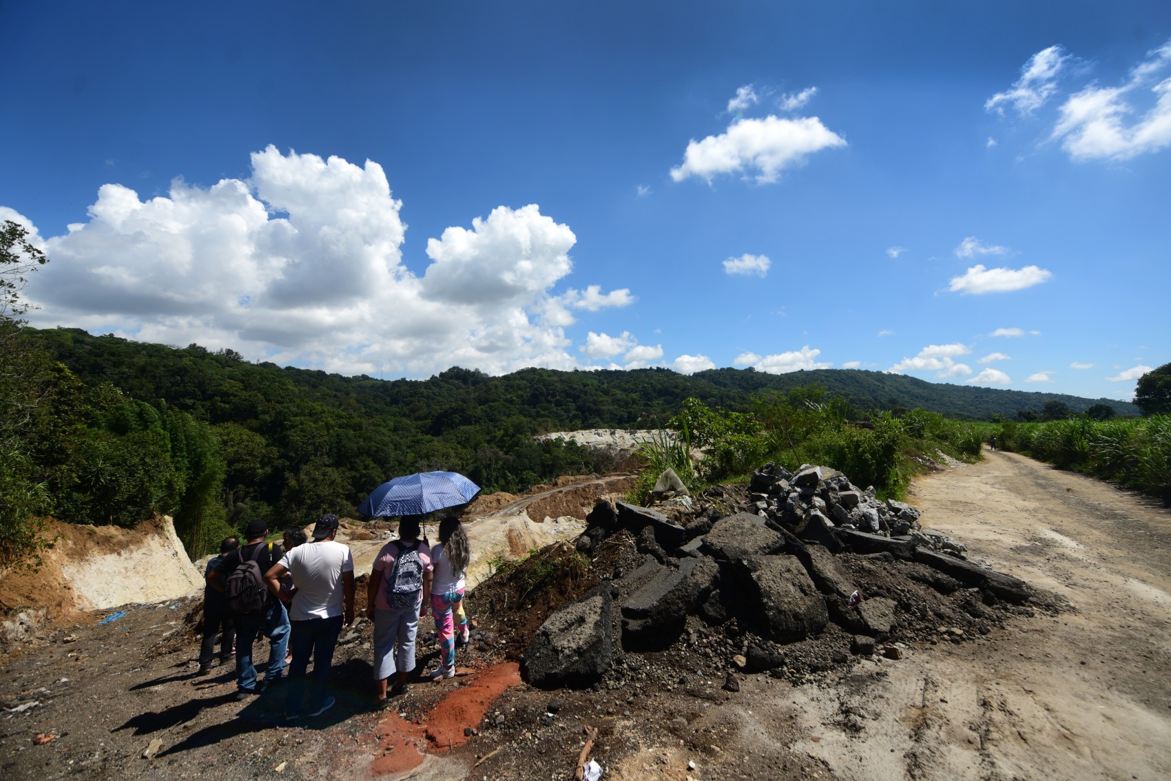 En Coatepec exigen clausura de tres arenales por su impacto al medio ambiente