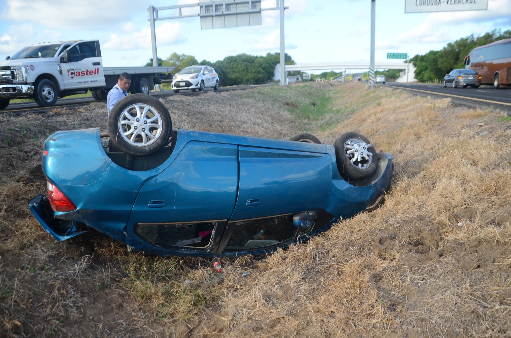 Empleados de Pemex se salvan de morir en la autopista Córdoba-Veracruz