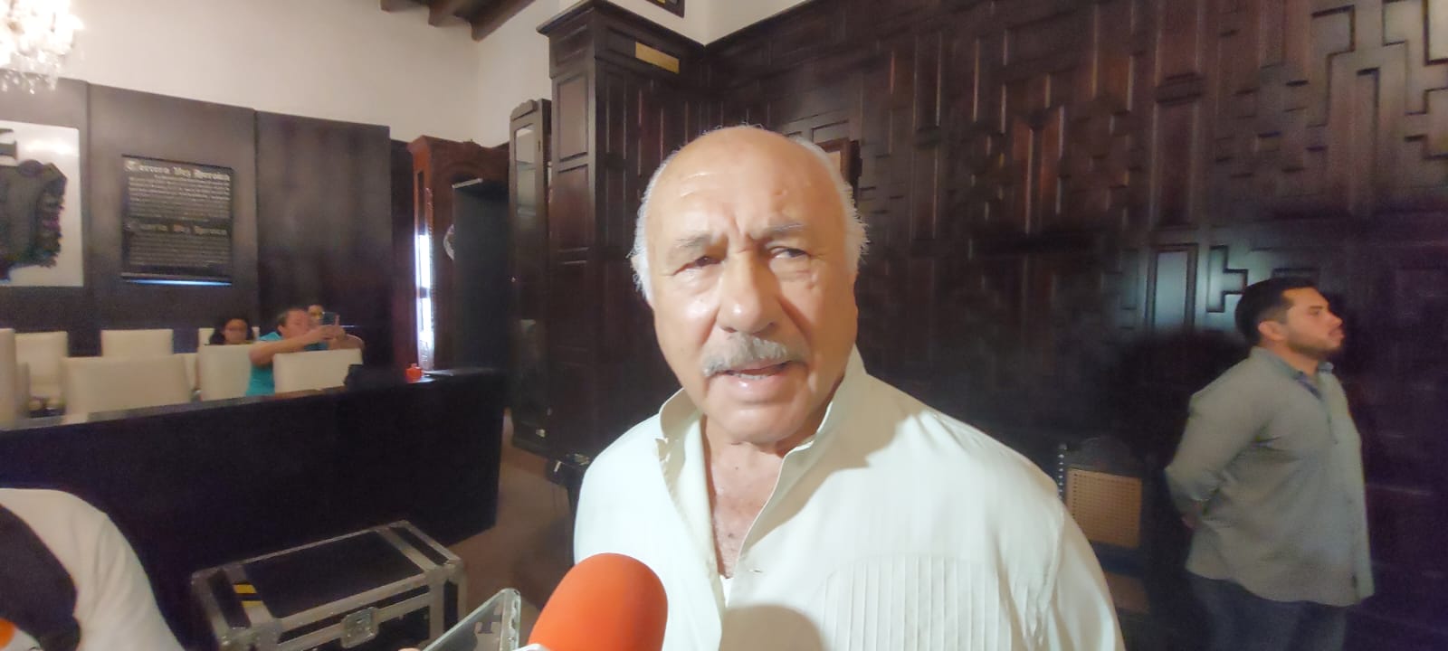 Sindicato de académicos pide mediador para mesa de negociación salarial con la UV