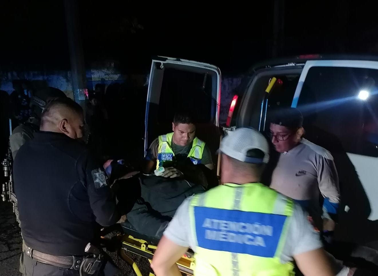 Le explota cohete y resulta con fractura de pie en Coscomatepec