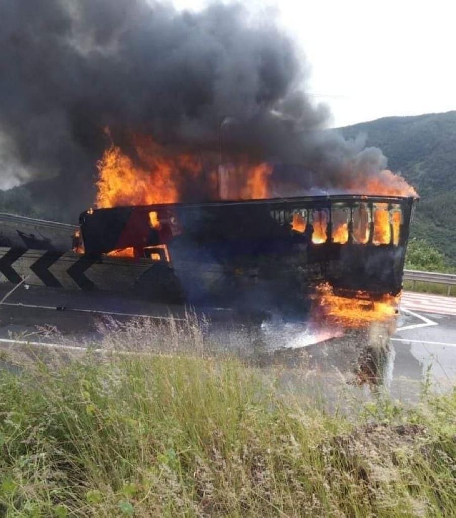 Se incendia camión en las Cumbres de Maltrata